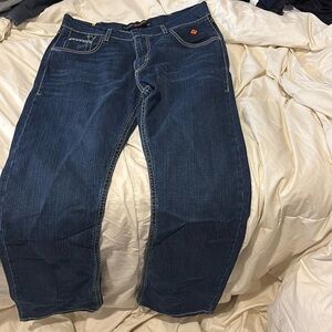 Brand new Wrangler work jeans slim boot fit 
Size 33x32
Never worn with tags